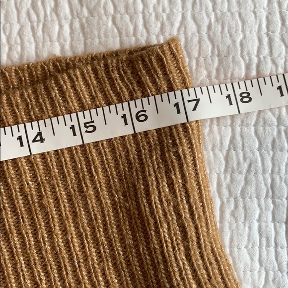 Banana republic cowl neck tunic in tan/gold. - Picture 8 of 8